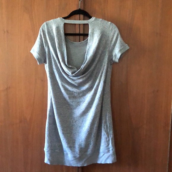 BcbgMaxazria T-shirt dress with cutout back - Picture 3 of 5